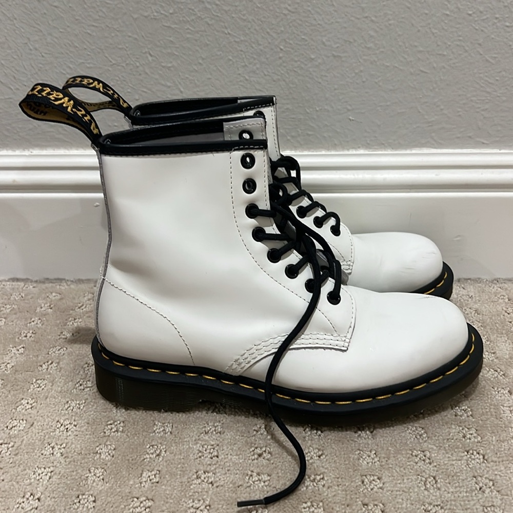 WHITE DR MARTENS - Picture 2 of 3